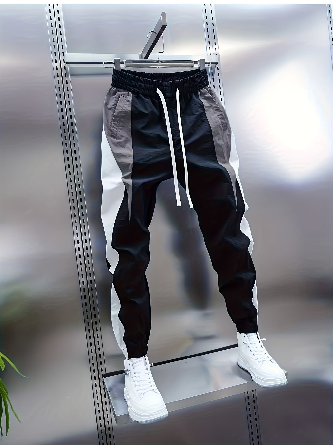 JOGGERS COLOR BLOCK BLACK & WHITE